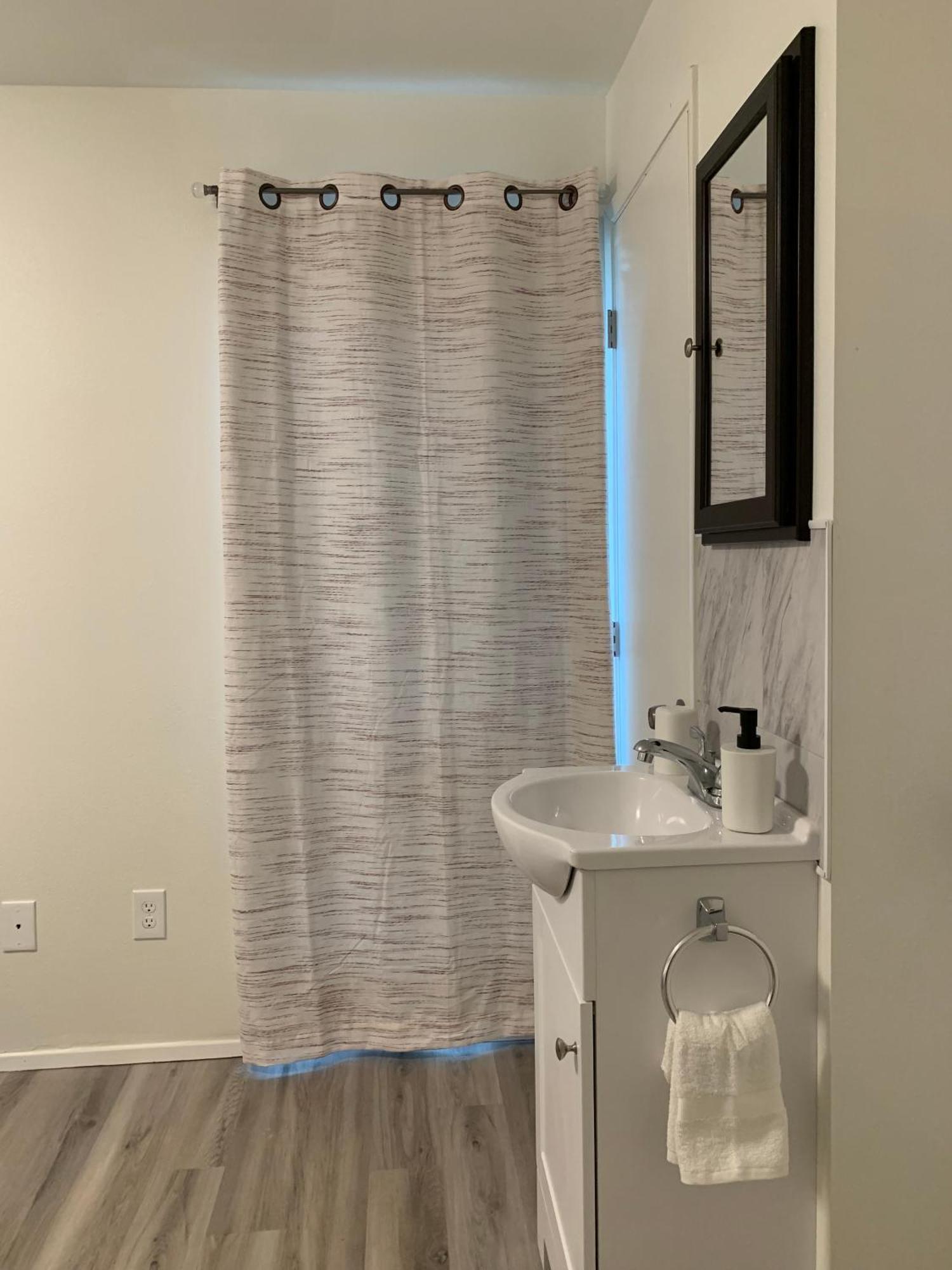 Central Bellevue Guesthouse מראה חיצוני תמונה